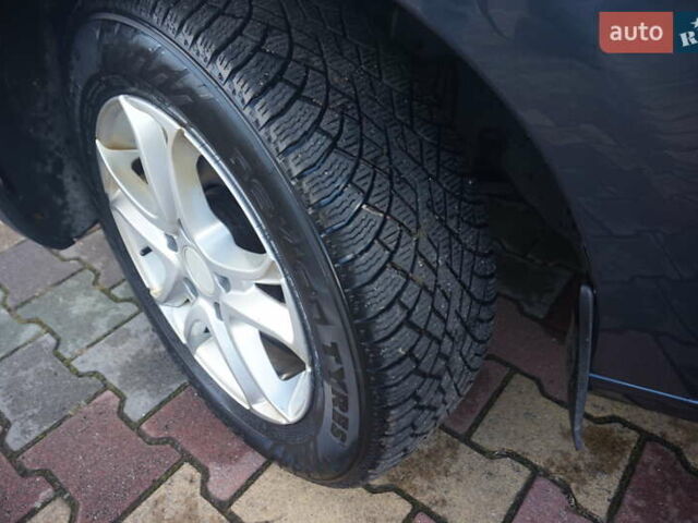 Серый Рено Зое, объемом двигателя 0 л и пробегом 174 тыс. км за 12000 $, фото 67 на Automoto.ua