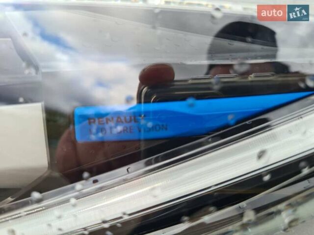 Серый Рено Зое, объемом двигателя 0 л и пробегом 93 тыс. км за 11950 $, фото 17 на Automoto.ua