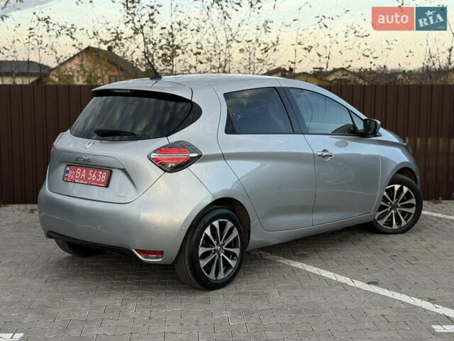 Серый Рено Зое, объемом двигателя 0 л и пробегом 77 тыс. км за 14300 $, фото 15 на Automoto.ua