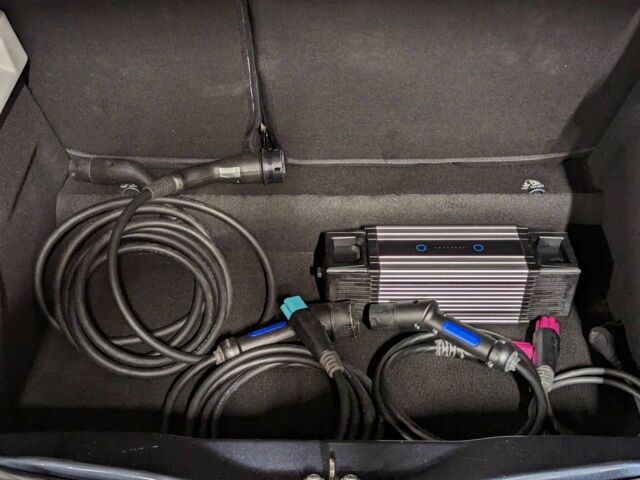 Серый Рено Зое, объемом двигателя 0 л и пробегом 65 тыс. км за 10800 $, фото 16 на Automoto.ua