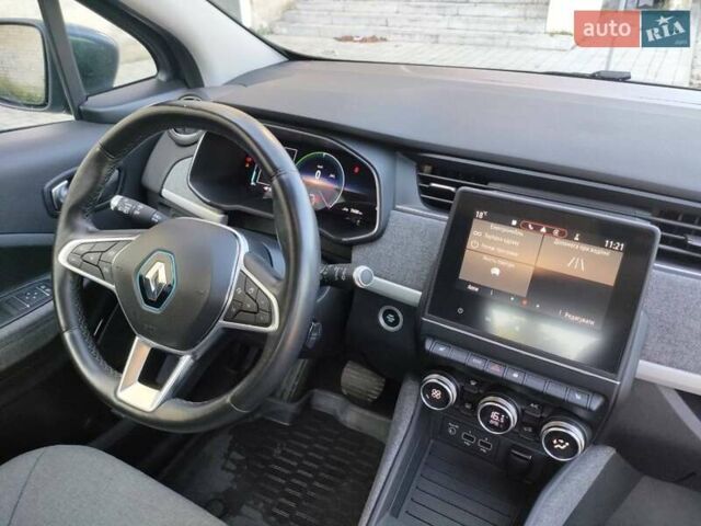 Серый Рено Зое, объемом двигателя 0 л и пробегом 74 тыс. км за 12700 $, фото 20 на Automoto.ua