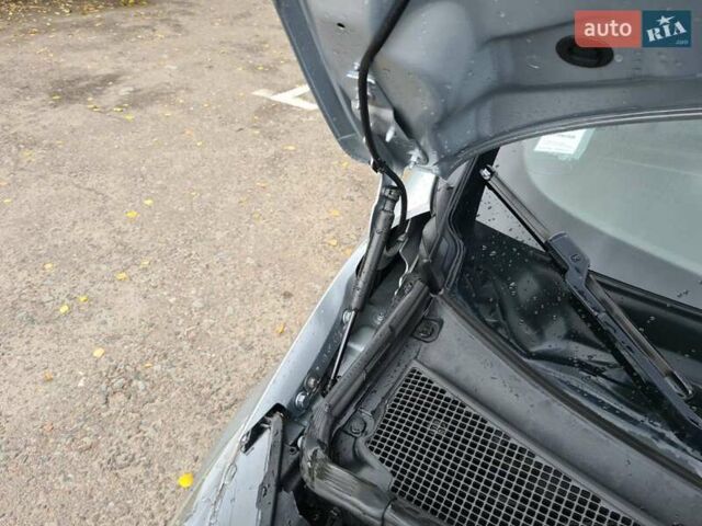 Серый Рено Зое, объемом двигателя 0 л и пробегом 93 тыс. км за 11950 $, фото 12 на Automoto.ua