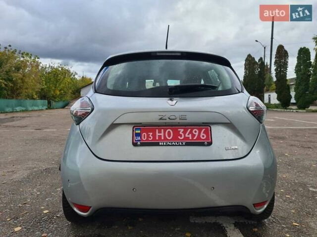 Серый Рено Зое, объемом двигателя 0 л и пробегом 93 тыс. км за 11950 $, фото 4 на Automoto.ua