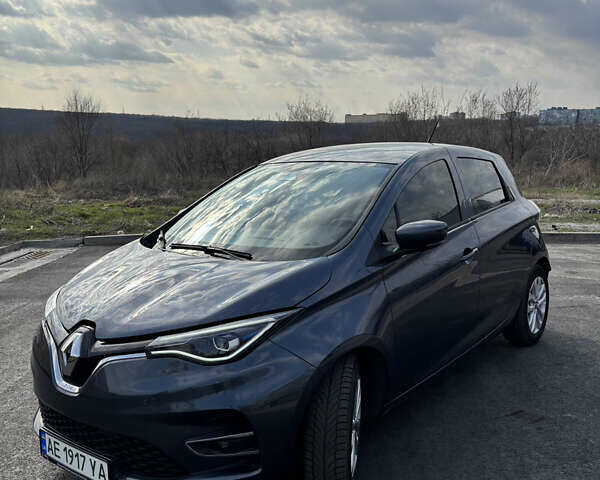 Серый Рено Зое, объемом двигателя 0 л и пробегом 56 тыс. км за 13800 $, фото 3 на Automoto.ua