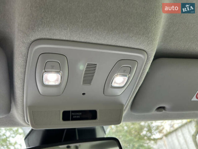 Серый Рено Зое, объемом двигателя 0 л и пробегом 16 тыс. км за 14800 $, фото 29 на Automoto.ua