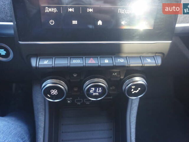 Серый Рено Зое, объемом двигателя 0 л и пробегом 174 тыс. км за 12000 $, фото 34 на Automoto.ua