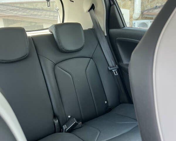 Серый Рено Зое, объемом двигателя 0 л и пробегом 129 тыс. км за 13700 $, фото 15 на Automoto.ua