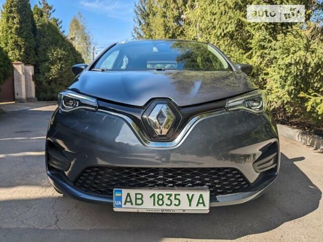 Серый Рено Зое, объемом двигателя 0 л и пробегом 28 тыс. км за 16555 $, фото 5 на Automoto.ua