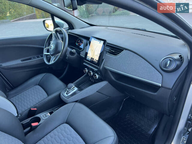 Сірий Рено Зое, об'ємом двигуна 0 л та пробігом 4 тис. км за 12900 $, фото 16 на Automoto.ua