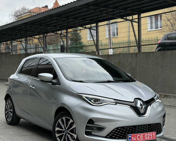 Серый Рено Зое, объемом двигателя 0 л и пробегом 89 тыс. км за 12999 $, фото 1 на Automoto.ua
