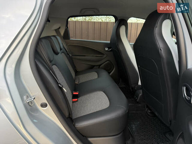 Сірий Рено Зое, об'ємом двигуна 0 л та пробігом 77 тис. км за 13350 $, фото 31 на Automoto.ua