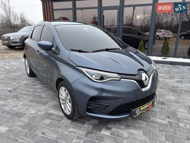 Серый Рено Зое, объемом двигателя 0 л и пробегом 153 тыс. км за 11799 $, фото 1 на Automoto.ua