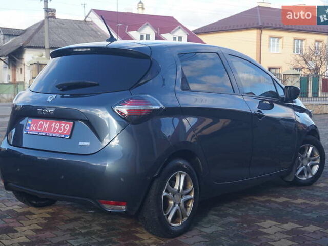 Серый Рено Зое, объемом двигателя 0 л и пробегом 174 тыс. км за 12000 $, фото 7 на Automoto.ua