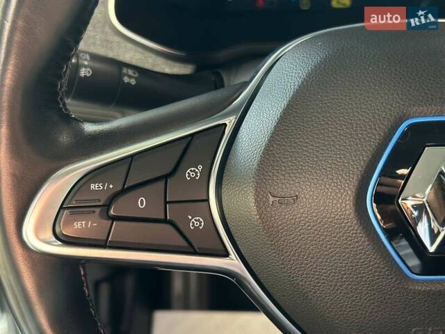 Серый Рено Зое, объемом двигателя 0 л и пробегом 124 тыс. км за 11200 $, фото 21 на Automoto.ua