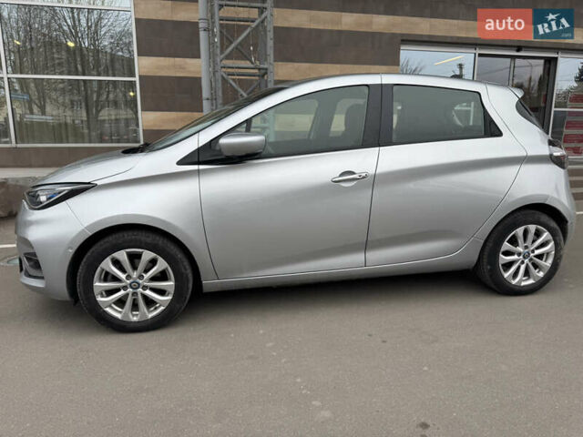 Серый Рено Зое, объемом двигателя 0 л и пробегом 4 тыс. км за 13700 $, фото 20 на Automoto.ua