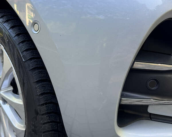 Серый Рено Зое, объемом двигателя 0 л и пробегом 64 тыс. км за 13250 $, фото 9 на Automoto.ua