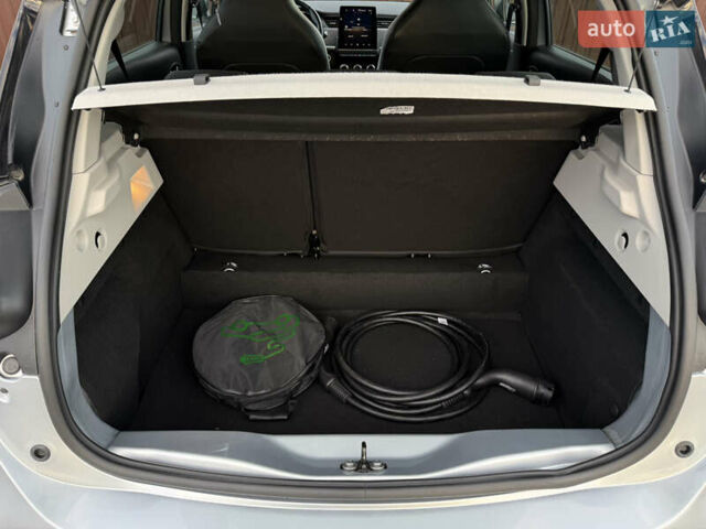 Сірий Рено Зое, об'ємом двигуна 0 л та пробігом 77 тис. км за 13350 $, фото 33 на Automoto.ua