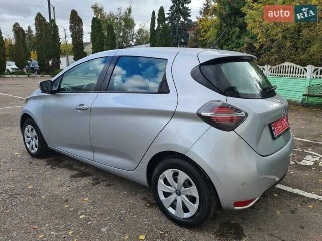 Серый Рено Зое, объемом двигателя 0 л и пробегом 93 тыс. км за 11950 $, фото 5 на Automoto.ua