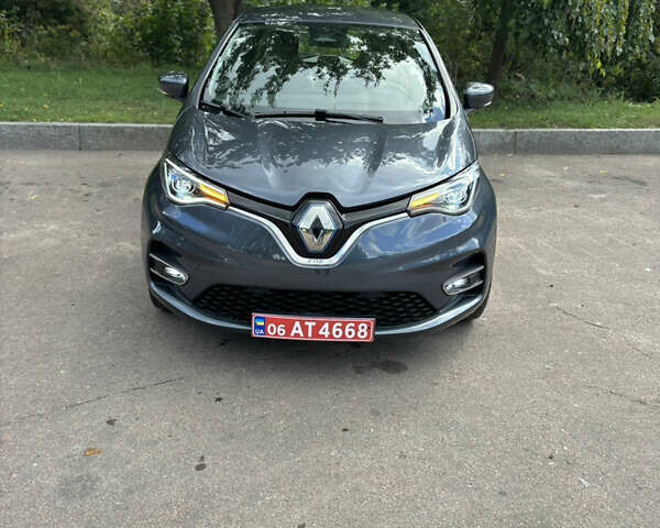 Серый Рено Зое, объемом двигателя 0 л и пробегом 43 тыс. км за 12500 $, фото 8 на Automoto.ua