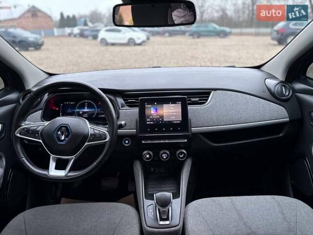 Серый Рено Зое, объемом двигателя 0 л и пробегом 153 тыс. км за 11799 $, фото 17 на Automoto.ua