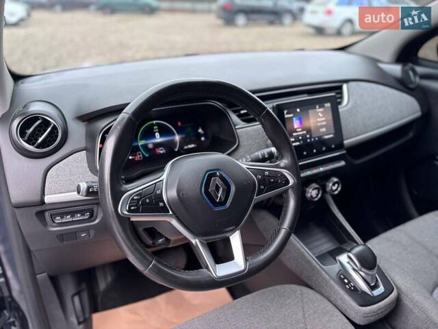 Серый Рено Зое, объемом двигателя 0 л и пробегом 153 тыс. км за 11799 $, фото 13 на Automoto.ua