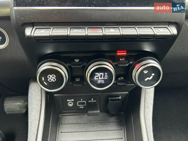 Серый Рено Зое, объемом двигателя 0 л и пробегом 16 тыс. км за 14800 $, фото 14 на Automoto.ua