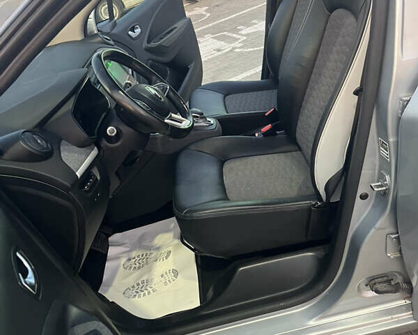 Сірий Рено Зое, об'ємом двигуна 0 л та пробігом 86 тис. км за 12300 $, фото 33 на Automoto.ua