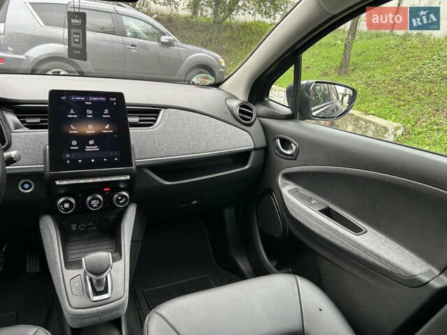 Серый Рено Зое, объемом двигателя 0 л и пробегом 16 тыс. км за 14800 $, фото 21 на Automoto.ua