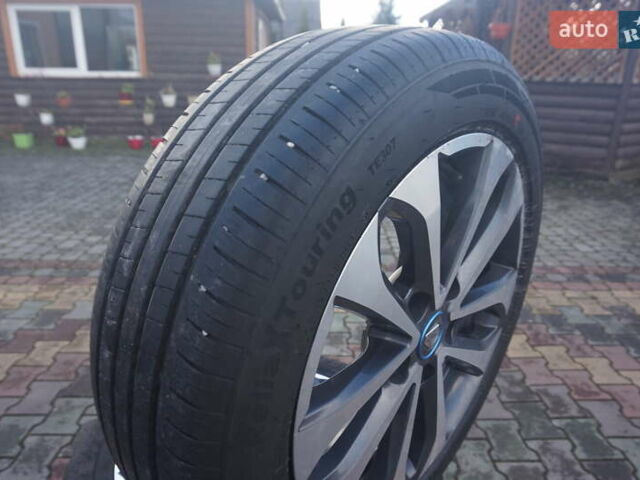 Серый Рено Зое, объемом двигателя 0 л и пробегом 174 тыс. км за 12000 $, фото 70 на Automoto.ua