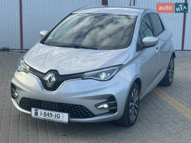 Серый Рено Зое, объемом двигателя 0 л и пробегом 130 тыс. км за 13350 $, фото 23 на Automoto.ua