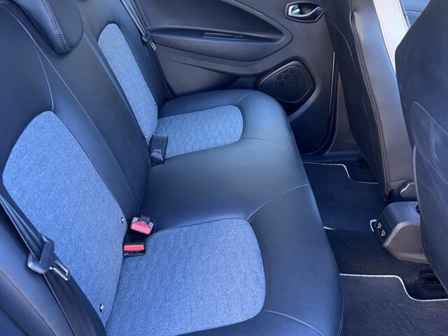 Серый Рено Зое, объемом двигателя 0 л и пробегом 100 тыс. км за 317 $, фото 8 на Automoto.ua