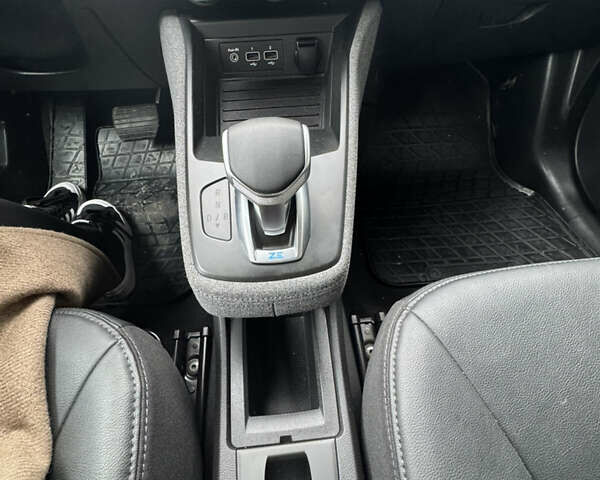 Серый Рено Зое, объемом двигателя 0 л и пробегом 4 тыс. км за 13700 $, фото 29 на Automoto.ua