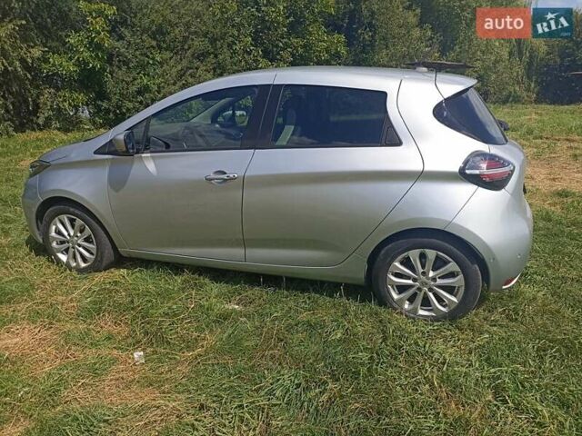 Серый Рено Зое, объемом двигателя 0 л и пробегом 68 тыс. км за 13800 $, фото 1 на Automoto.ua