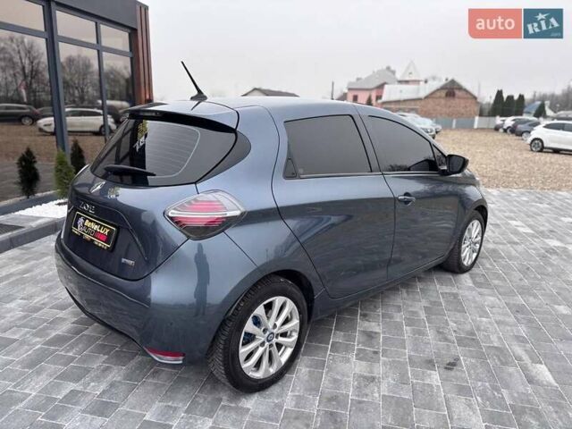 Серый Рено Зое, объемом двигателя 0 л и пробегом 153 тыс. км за 11799 $, фото 8 на Automoto.ua