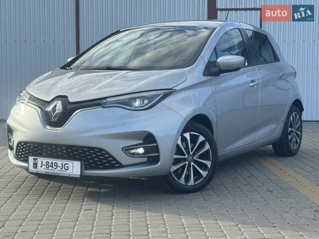 Серый Рено Зое, объемом двигателя 0 л и пробегом 130 тыс. км за 13350 $, фото 4 на Automoto.ua