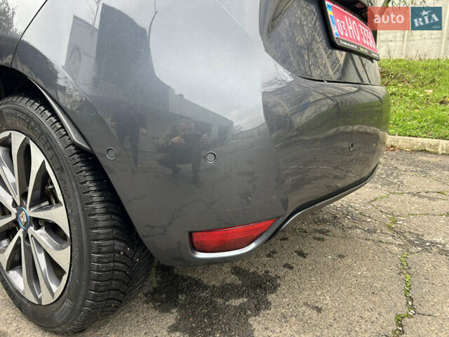 Серый Рено Зое, объемом двигателя 0 л и пробегом 16 тыс. км за 14800 $, фото 27 на Automoto.ua