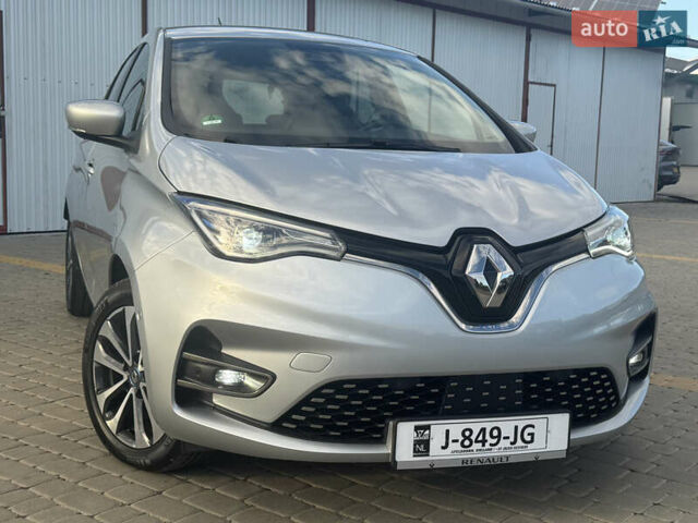 Серый Рено Зое, объемом двигателя 0 л и пробегом 130 тыс. км за 13350 $, фото 18 на Automoto.ua