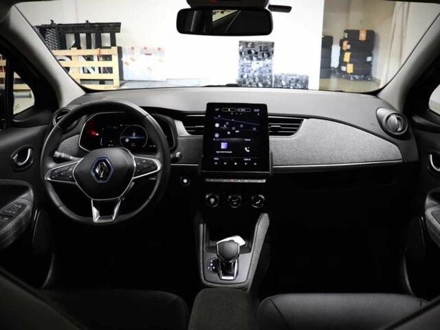 Серый Рено Зое, объемом двигателя 0 л и пробегом 39 тыс. км за 13500 $, фото 8 на Automoto.ua