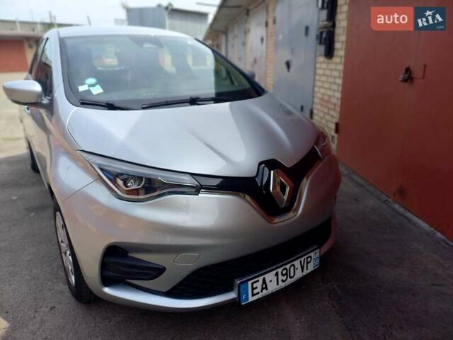 Серый Рено Зое, объемом двигателя 0 л и пробегом 36 тыс. км за 12950 $, фото 2 на Automoto.ua