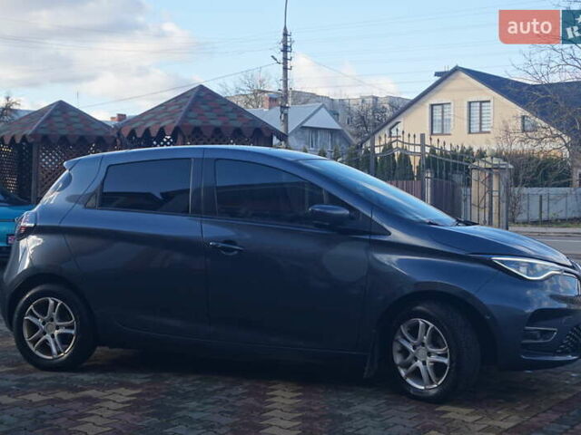 Серый Рено Зое, объемом двигателя 0 л и пробегом 174 тыс. км за 12000 $, фото 5 на Automoto.ua