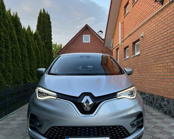 Серый Рено Зое, объемом двигателя 0 л и пробегом 87 тыс. км за 14200 $, фото 2 на Automoto.ua