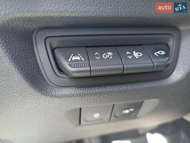 Серый Рено Зое, объемом двигателя 0 л и пробегом 68 тыс. км за 13800 $, фото 15 на Automoto.ua