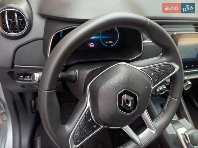 Серый Рено Зое, объемом двигателя 0 л и пробегом 36 тыс. км за 12950 $, фото 8 на Automoto.ua