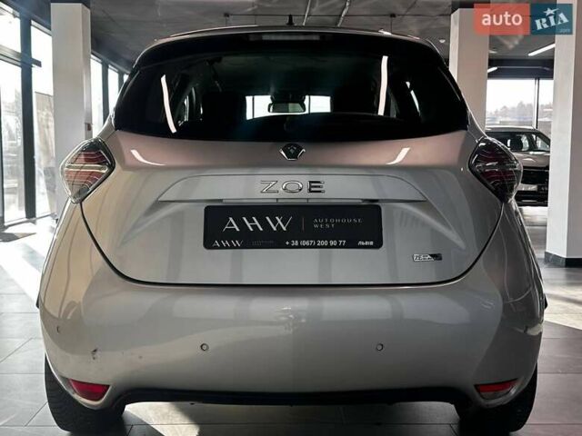 Серый Рено Зое, объемом двигателя 0 л и пробегом 124 тыс. км за 11200 $, фото 40 на Automoto.ua