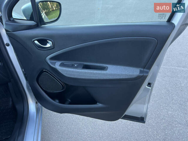 Сірий Рено Зое, об'ємом двигуна 0 л та пробігом 4 тис. км за 12900 $, фото 18 на Automoto.ua