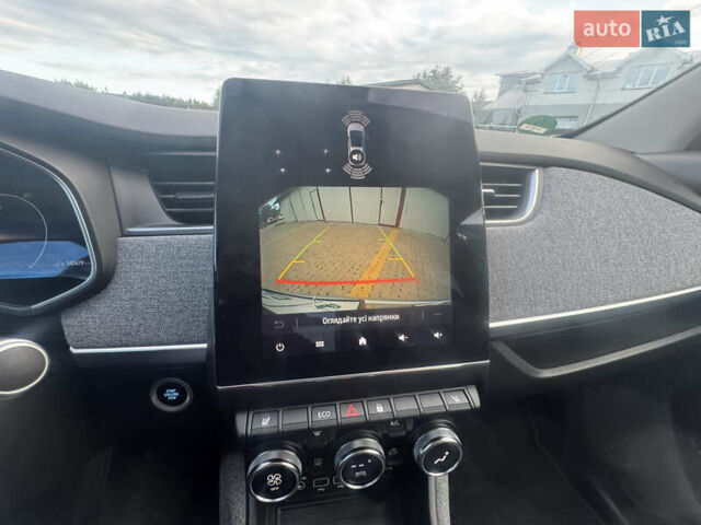 Серый Рено Зое, объемом двигателя 0 л и пробегом 130 тыс. км за 13350 $, фото 74 на Automoto.ua
