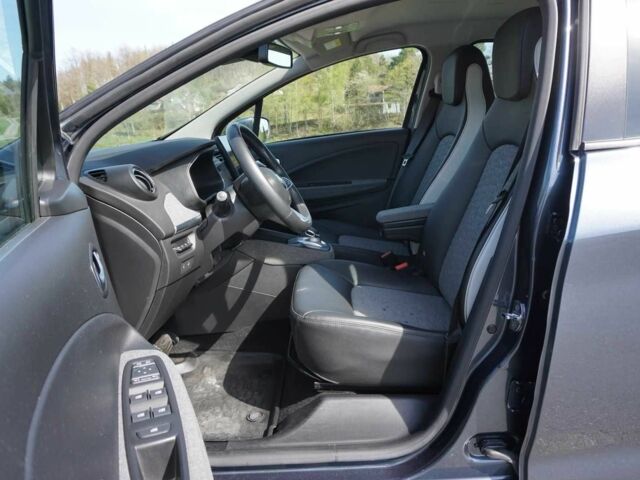 Серый Рено Зое, объемом двигателя 0 л и пробегом 65 тыс. км за 10800 $, фото 9 на Automoto.ua