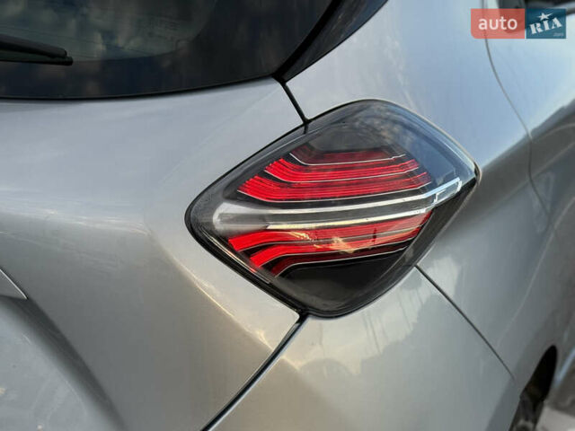 Серый Рено Зое, объемом двигателя 0 л и пробегом 77 тыс. км за 14300 $, фото 16 на Automoto.ua