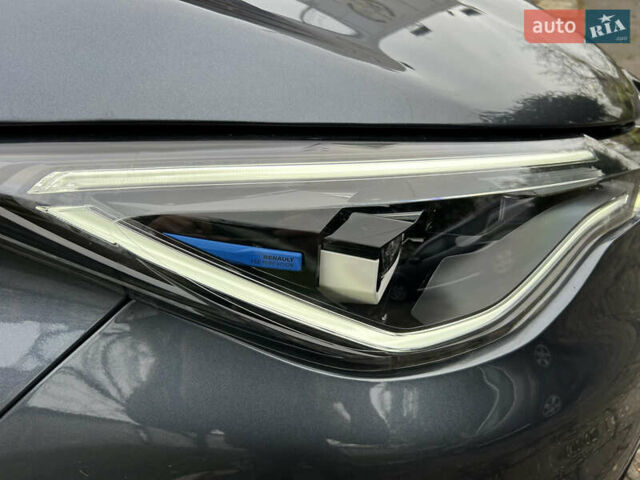 Серый Рено Зое, объемом двигателя 0 л и пробегом 16 тыс. км за 14800 $, фото 35 на Automoto.ua