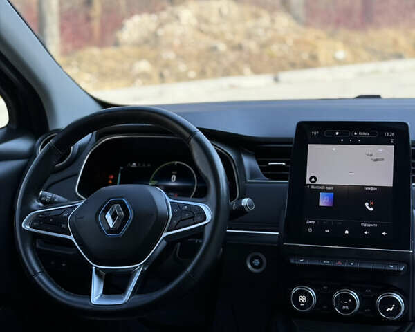 Серый Рено Зое, объемом двигателя 0 л и пробегом 76 тыс. км за 13450 $, фото 14 на Automoto.ua